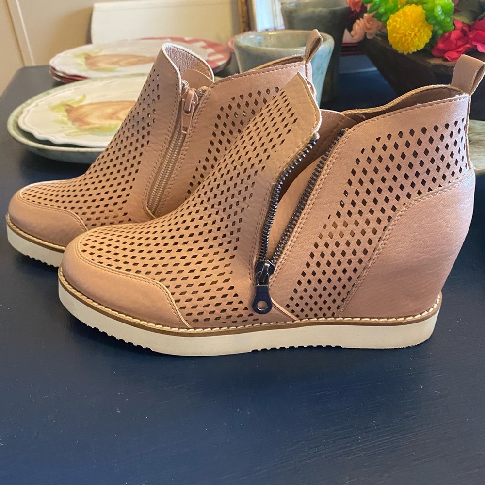 Mi im size 8 wedges